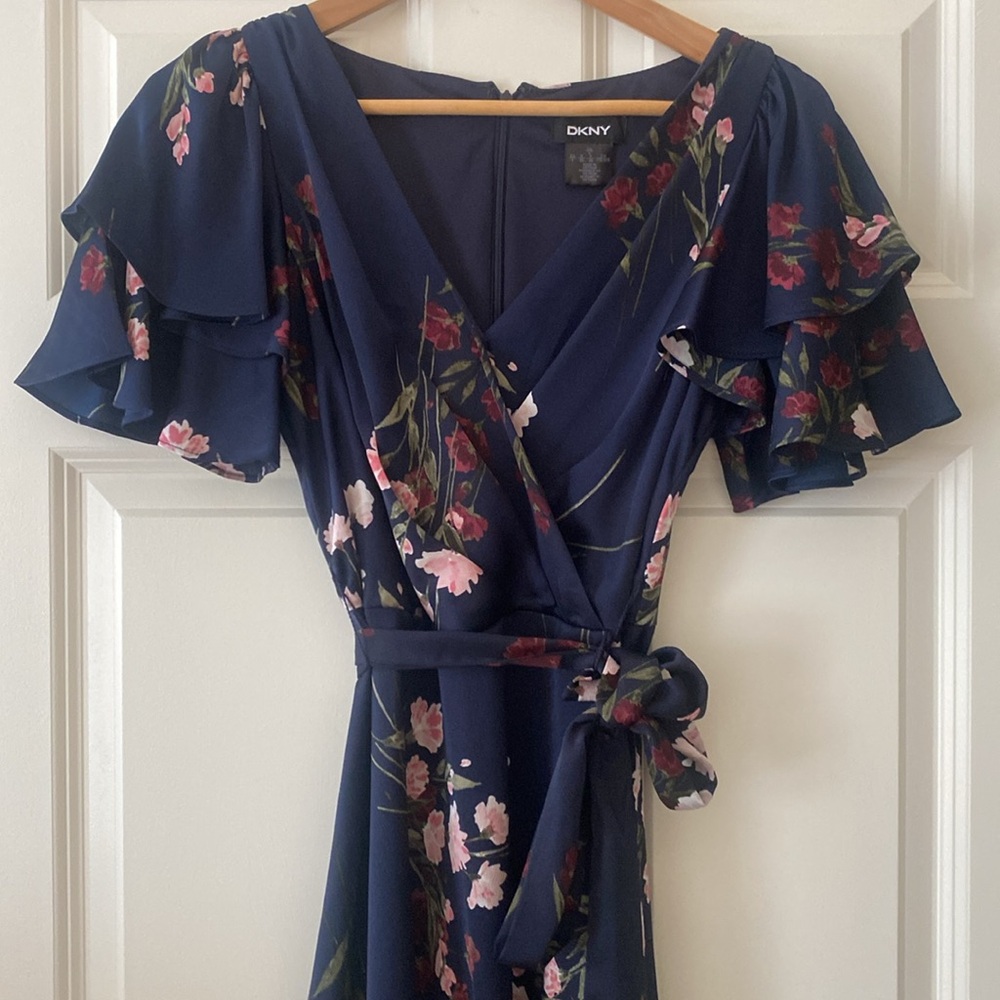 DKNY Midi Floral Dress Size 4 Flutter Sleeve Tie Waist Navy Easter Garden Party - Picture 12 of 15